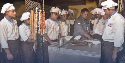 Dolphin / Diploma in Food & Beverage Services-img